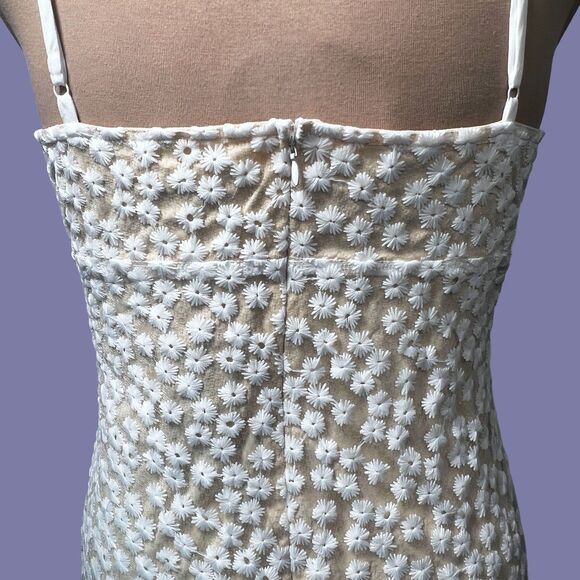 NWT Charmaine White Embroidered Mini Dress Size Medium - Picture 11 of 14